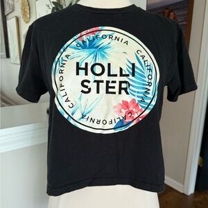 Hollister black beachy boxy cropped graphic tee tshirt S